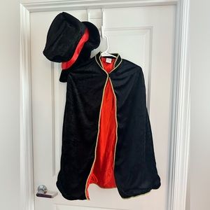 Magician Costume for Kids - Magician Cape and Hat, Dress Up America **Like New**